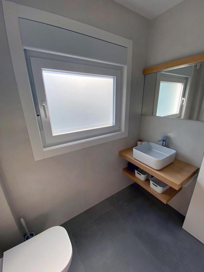 Apartamentos Angelito Playa América Nigrán Esterno foto